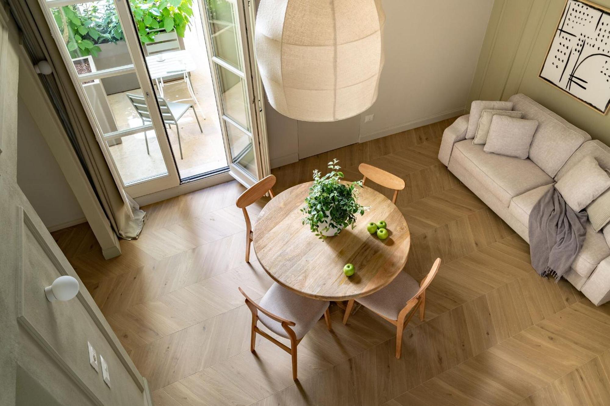 Deservi Charming Vasari